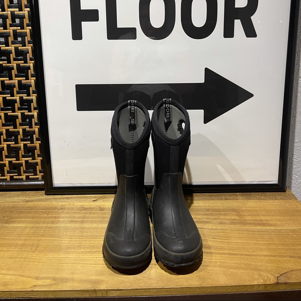 Bog Kids winter or rain Boots size 1